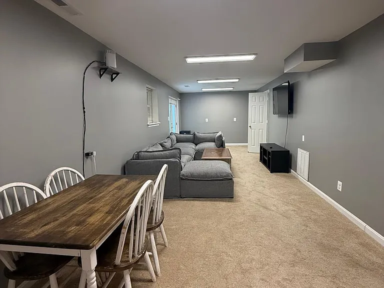 36 Dorothy Ln — Photo 8