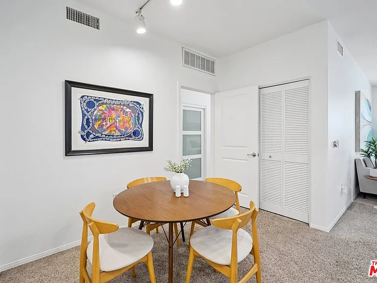 100 S Alameda St #150 — Photo 9