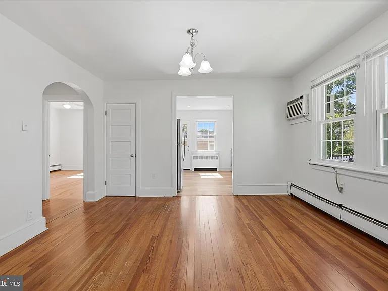 604 Grant Ave #1 — Photo 7