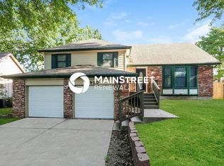 1920 E Sheridan Bridge Ln, Olathe, KS 66062
