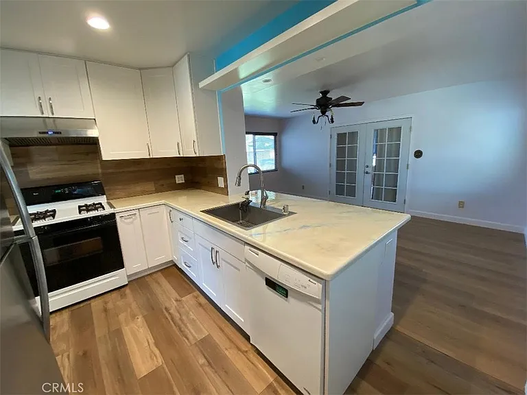 2041 Starhaven St — Photo 17