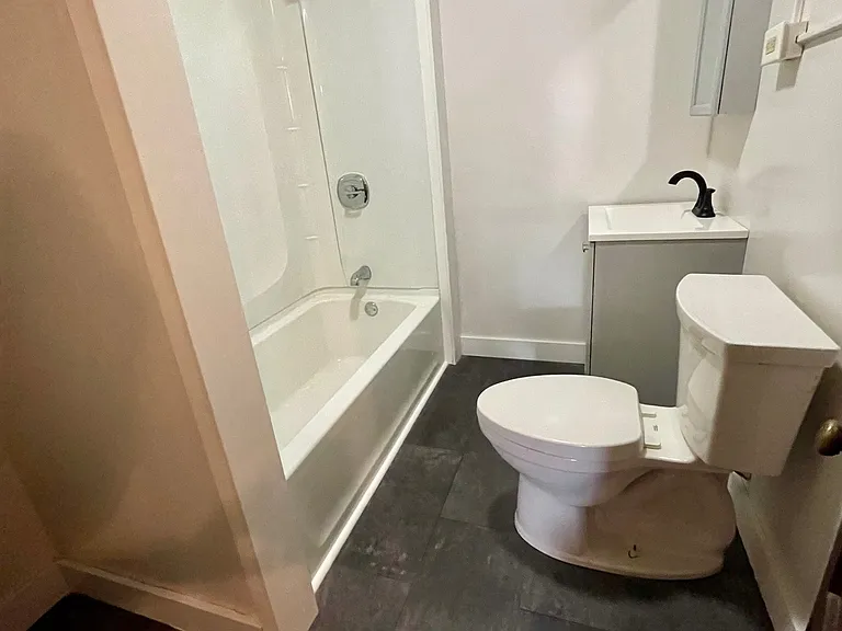 148 Russell St #2 — Photo 11