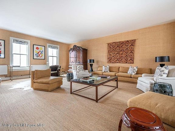 3rd image of 613 Warren St #2