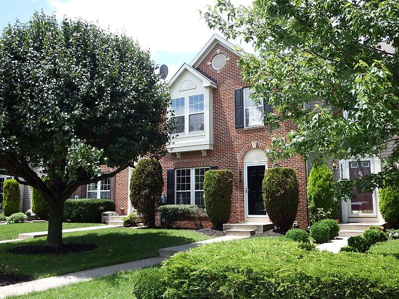 1st image of 4812 Amesbury Way