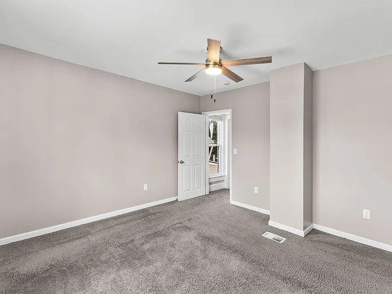 122 E Woodrow Ave — Photo 19
