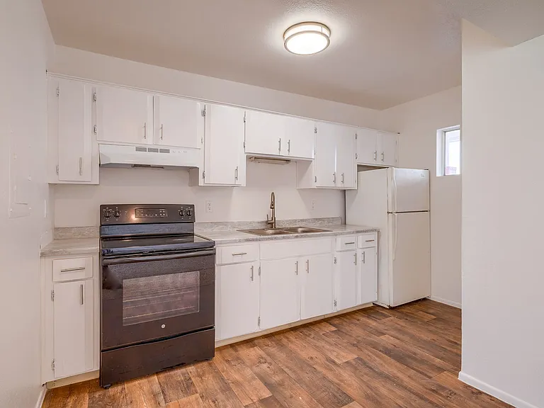 North Central (Stone and Prince), 2 story apartment complex with a/c! — Photo 9