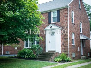 1148 Pennfield Rd, Cleveland Heights, OH 44121