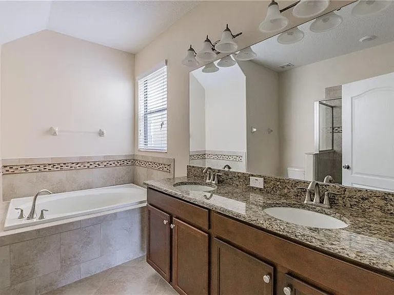13303 Penshurst Ln — Photo 7