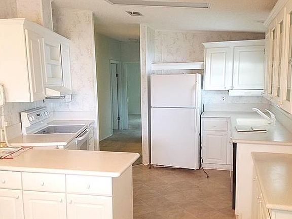 3rd image of 246 Wildwood Ln