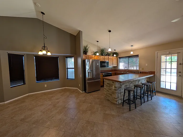 5527 E Enrose St — Photo 5
