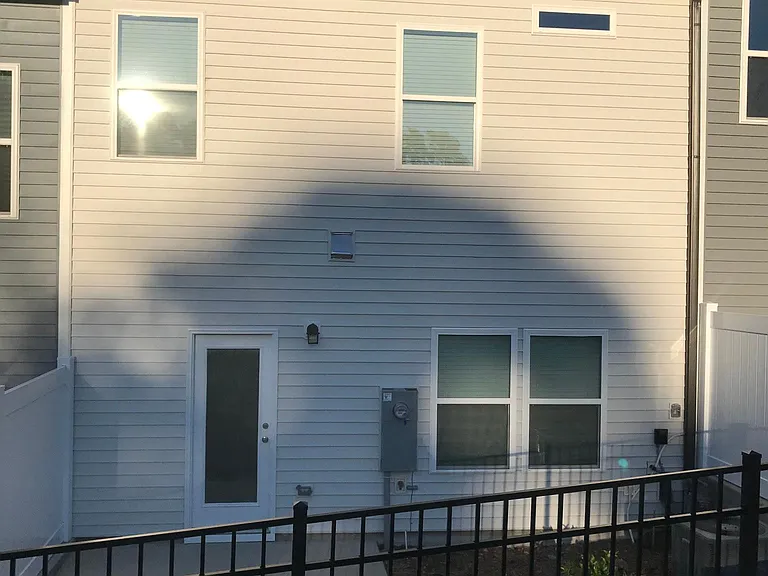 828 Oak Center Dr — Photo 2