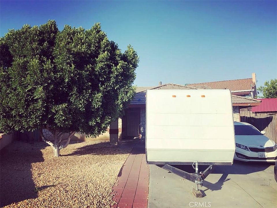 1st image of 12074 Honeysuckle Ct