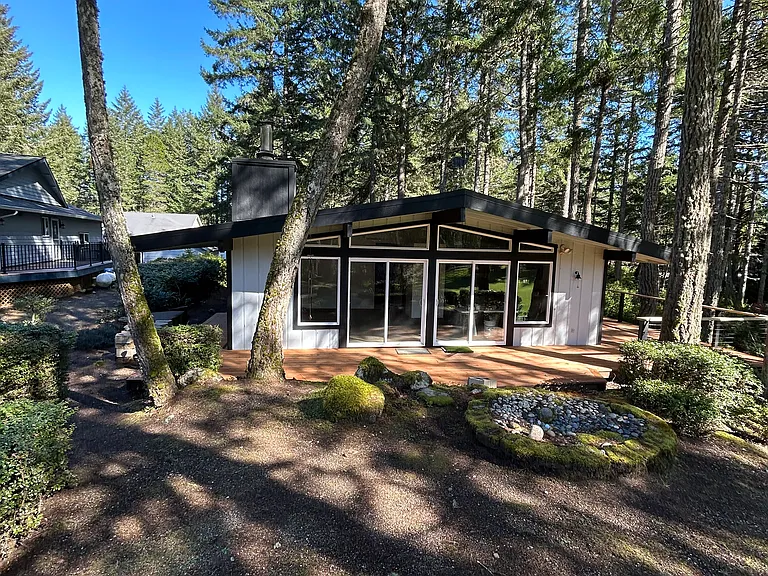 471 E Michelle Dr — Photo 33