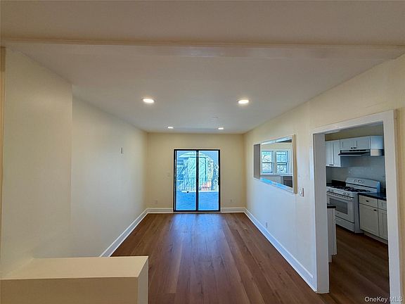 4th image of 116 Alexander Ave
