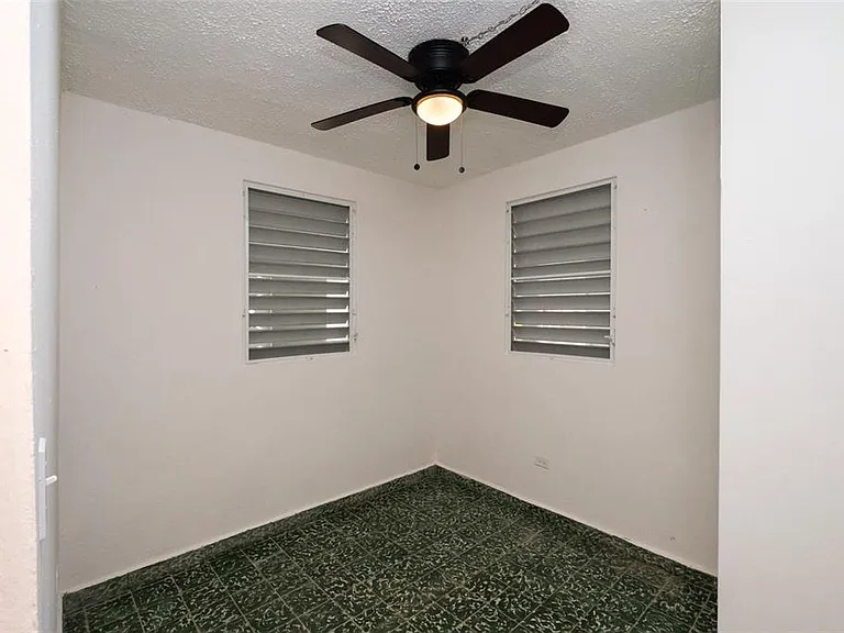 1041B Luis Cordova Chirino Ext — Photo 12