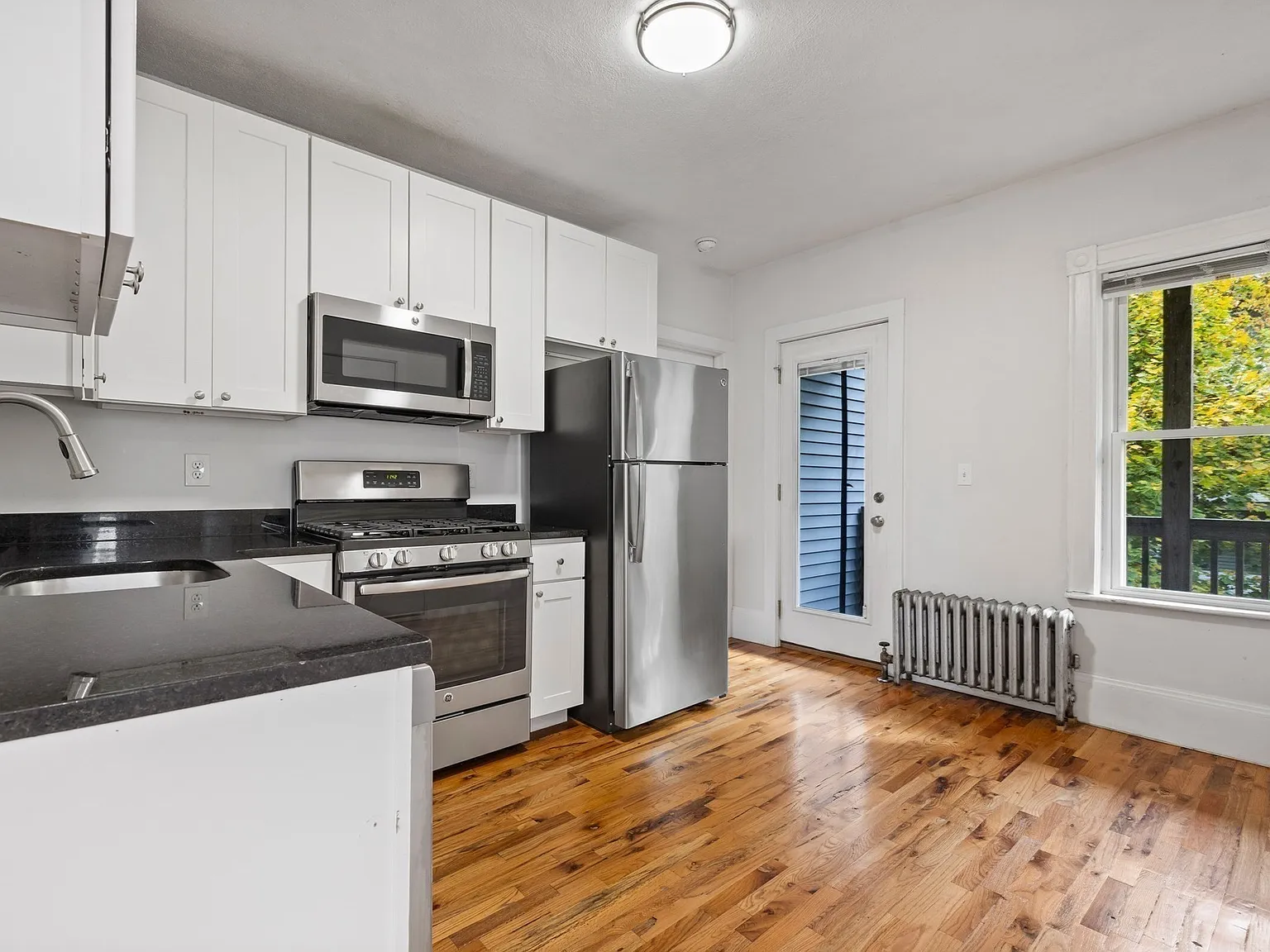 39 Bradley St — Photo 1
