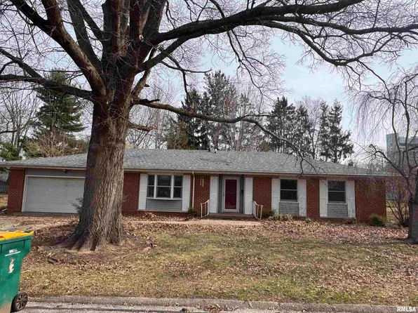 132 Kurlene Dr, Macomb, IL 61455