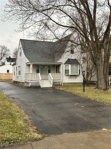 24 Erskine Ave, Youngstown, OH, 44512