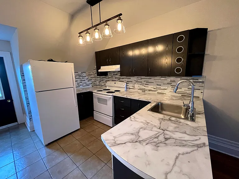 377 Stewart St #6 — Photo 6