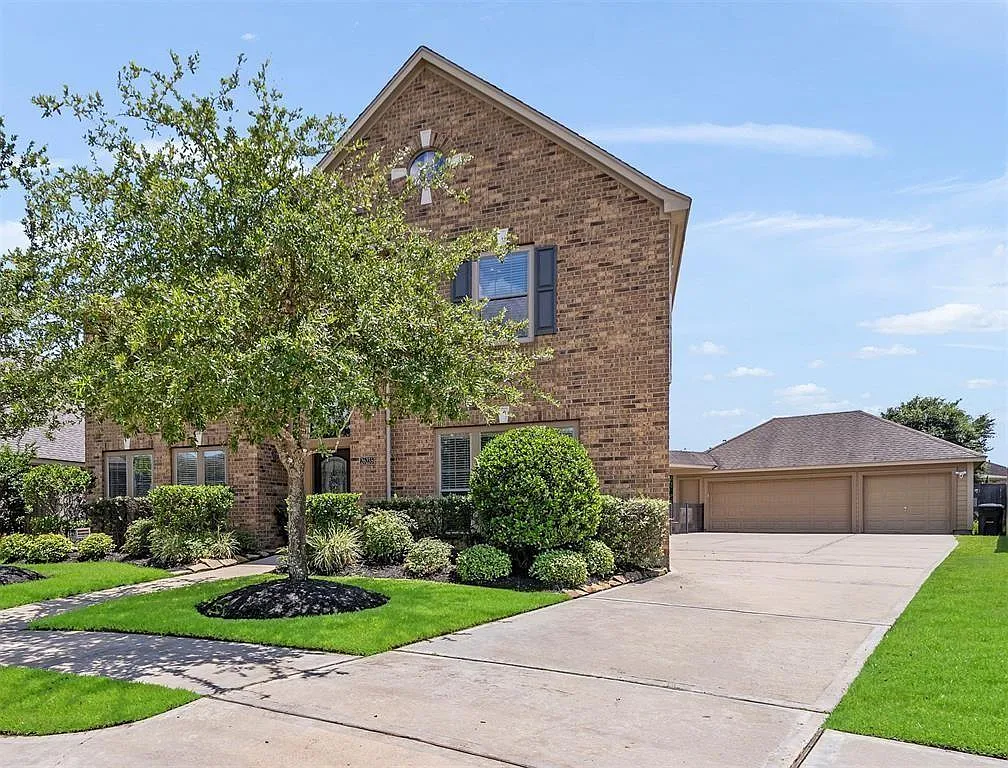 4 bed, 3.5 bath, 3501 sqft, $3,300 — Photo 3