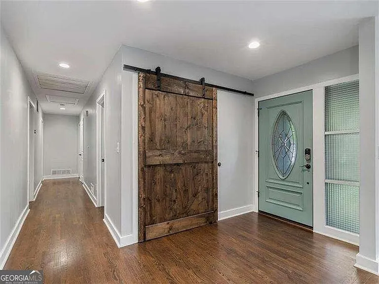 1914 McJenkin Dr NE — Photo 3