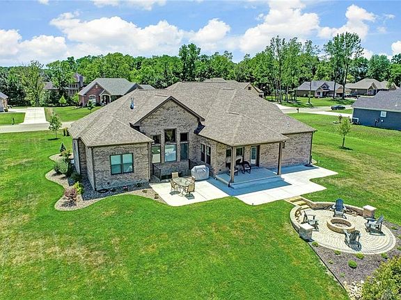 4th image of 399 Windmere Dr