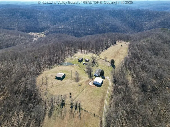 727 Right Fork Hickory Ridge Rd, Salt Rock, WV 25559