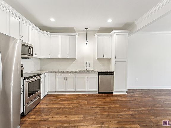 3rd image of 1226 Olde Oaks Dr