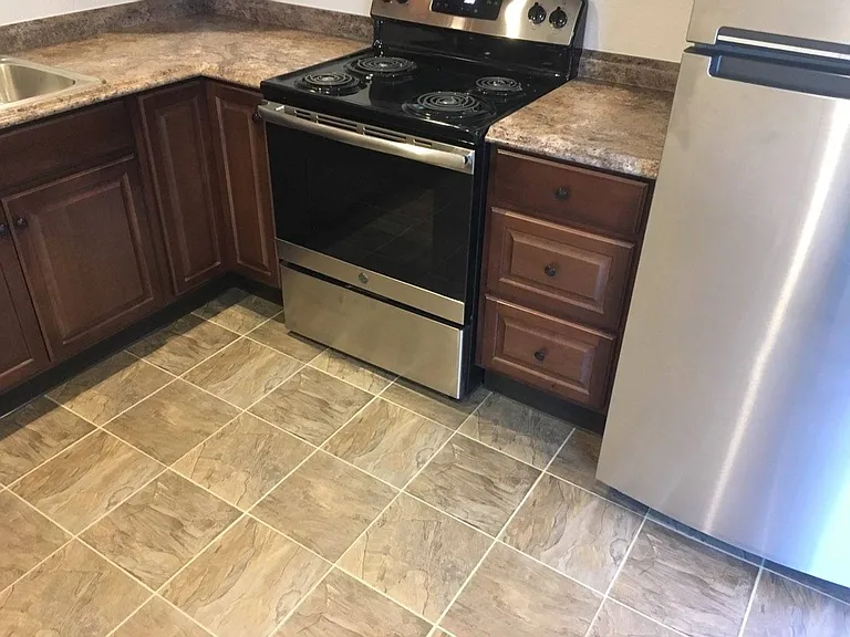 840 SW Grove St — Photo 35