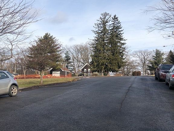 4th image of 107 S 5th St