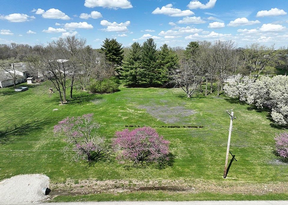2nd image of W Rock Springs Rd