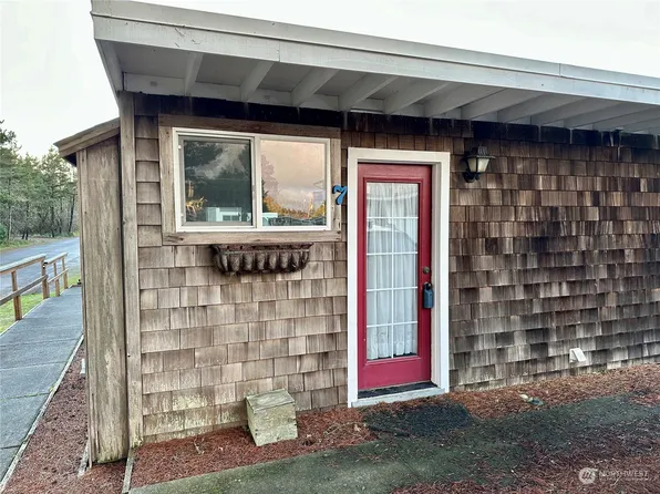 1611 Ocean Beach Boulevard #7, Long Beach, WA 98631