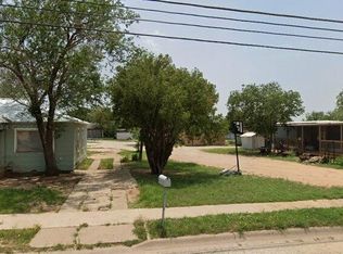 320 28th St, Snyder, TX 79549