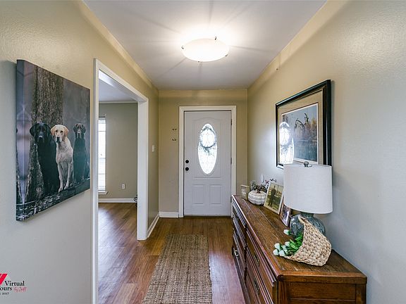 3rd image of 113 Park Blvd