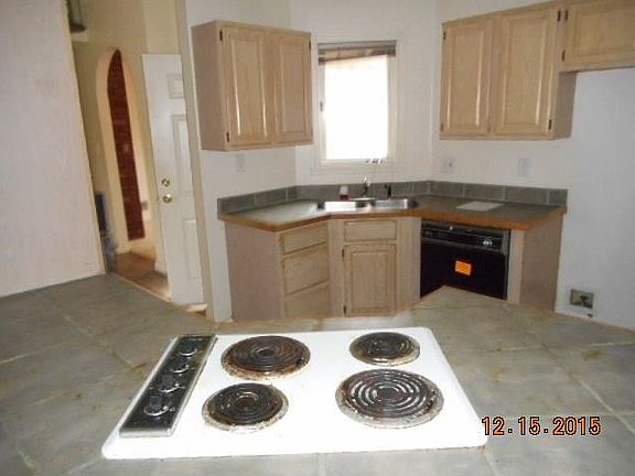 5th image of 2724 Granada Cir N