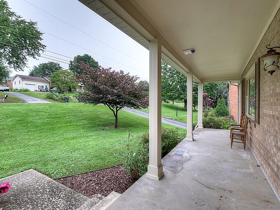 5th image of 138 Judson Dr