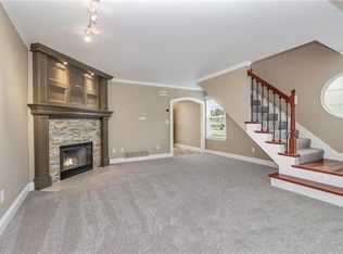 5716 NW Plantation Ln #176-A, Lees Summit, MO 64064