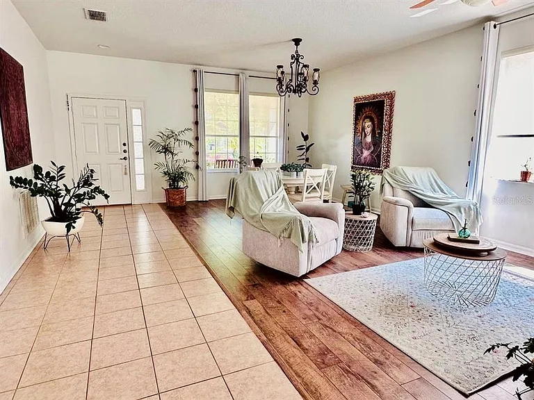24900 Oakhaven Ct — Photo 12
