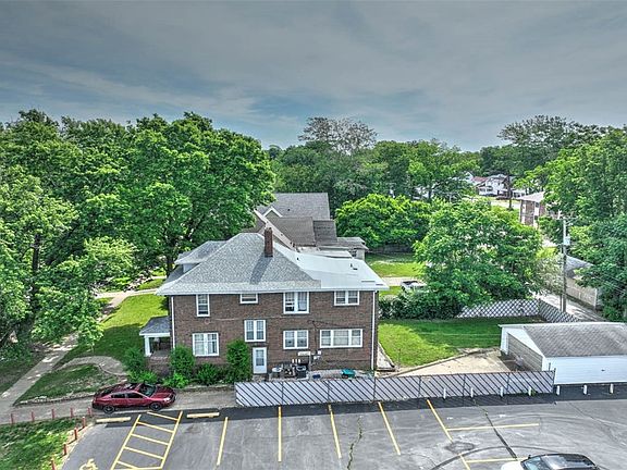 2nd image of 1047 W Main St