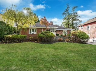 32 Fairview Ave, Port Washington, NY 11050