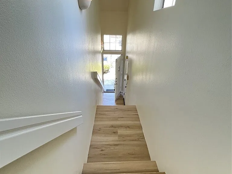 6 Mansera Pl — Photo 29