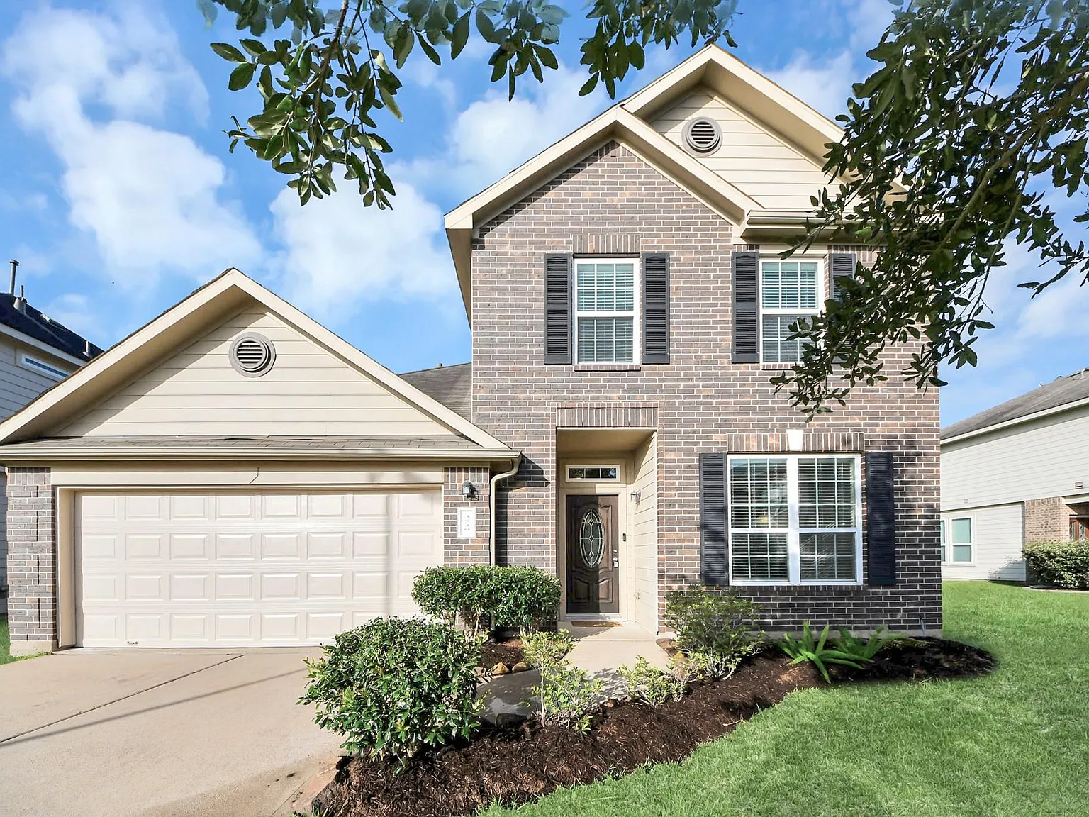 3 bed, 2.5 bath, 1913 sqft, $2,195 — Photo 1