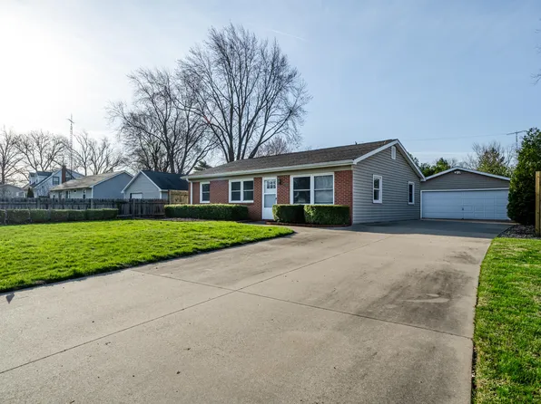 363 Riverside Dr, Watervliet, MI 49098