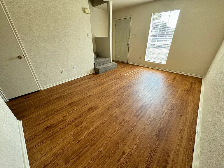4300 Alan Kent Dr — Photo 3