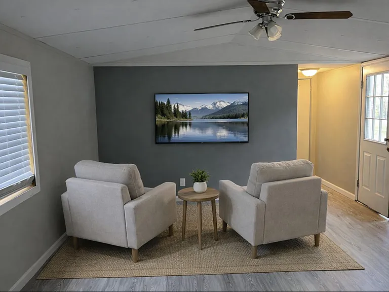 Banner Way — Photo 5