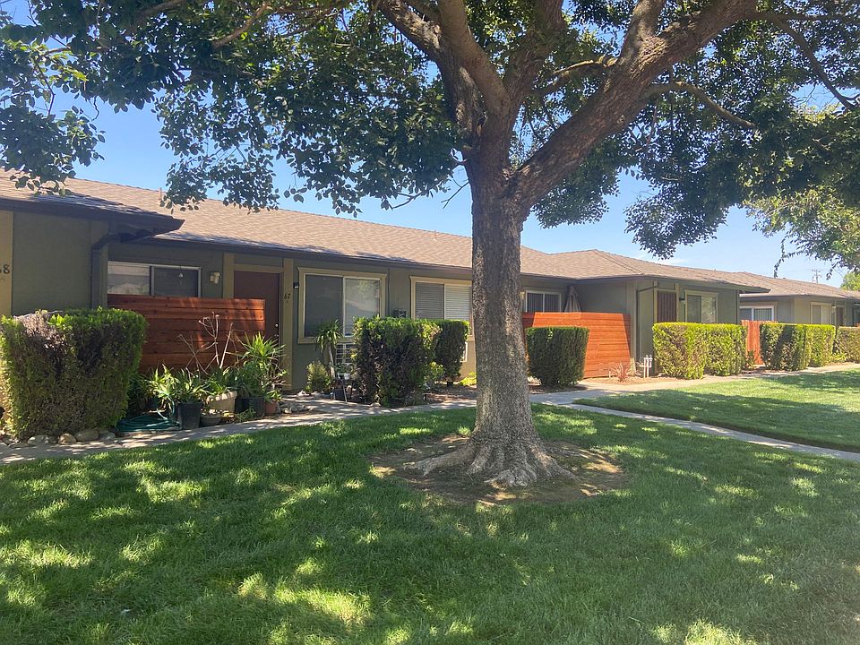 1st image of 9521 Emerald Park Dr APT 31