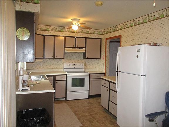 4th image of 125 Knoll Dr