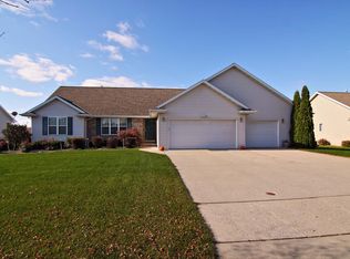 1742 Turquoise Trl, Green Bay, WI 54311