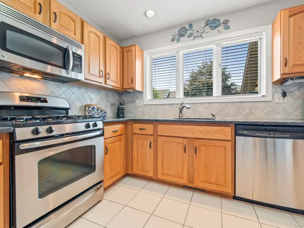 21 Steeplechase Drive #21, Newington, CT 06111