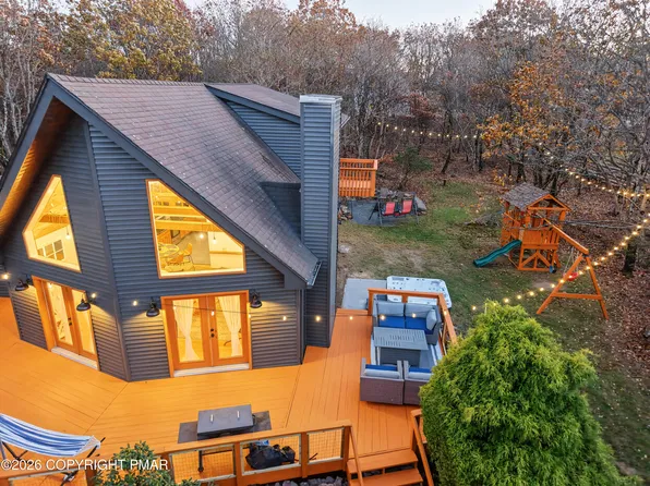 238 Colonial Ter, Albrightsville, PA 18210